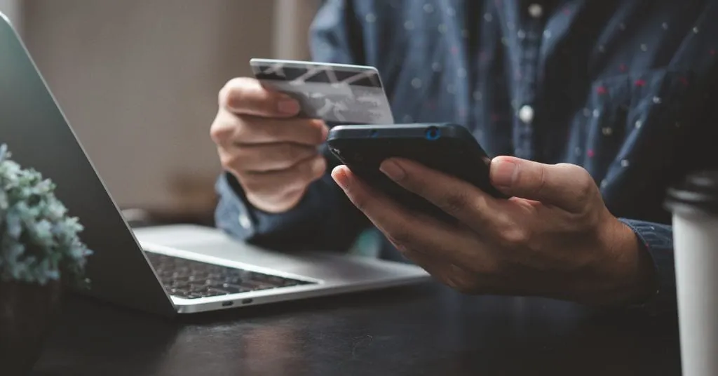 mobile commerce vs desktop